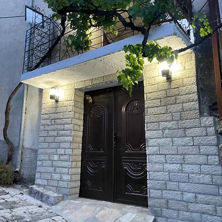 Luigi Guest House Gjirokaster Ngoại thất bức ảnh