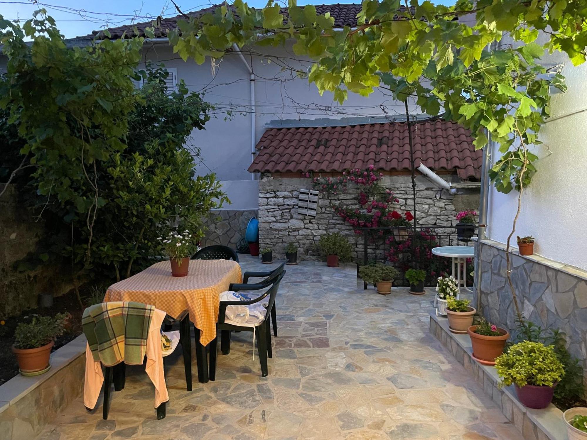 Luigi Guest House Gjirokaster Ngoại thất bức ảnh