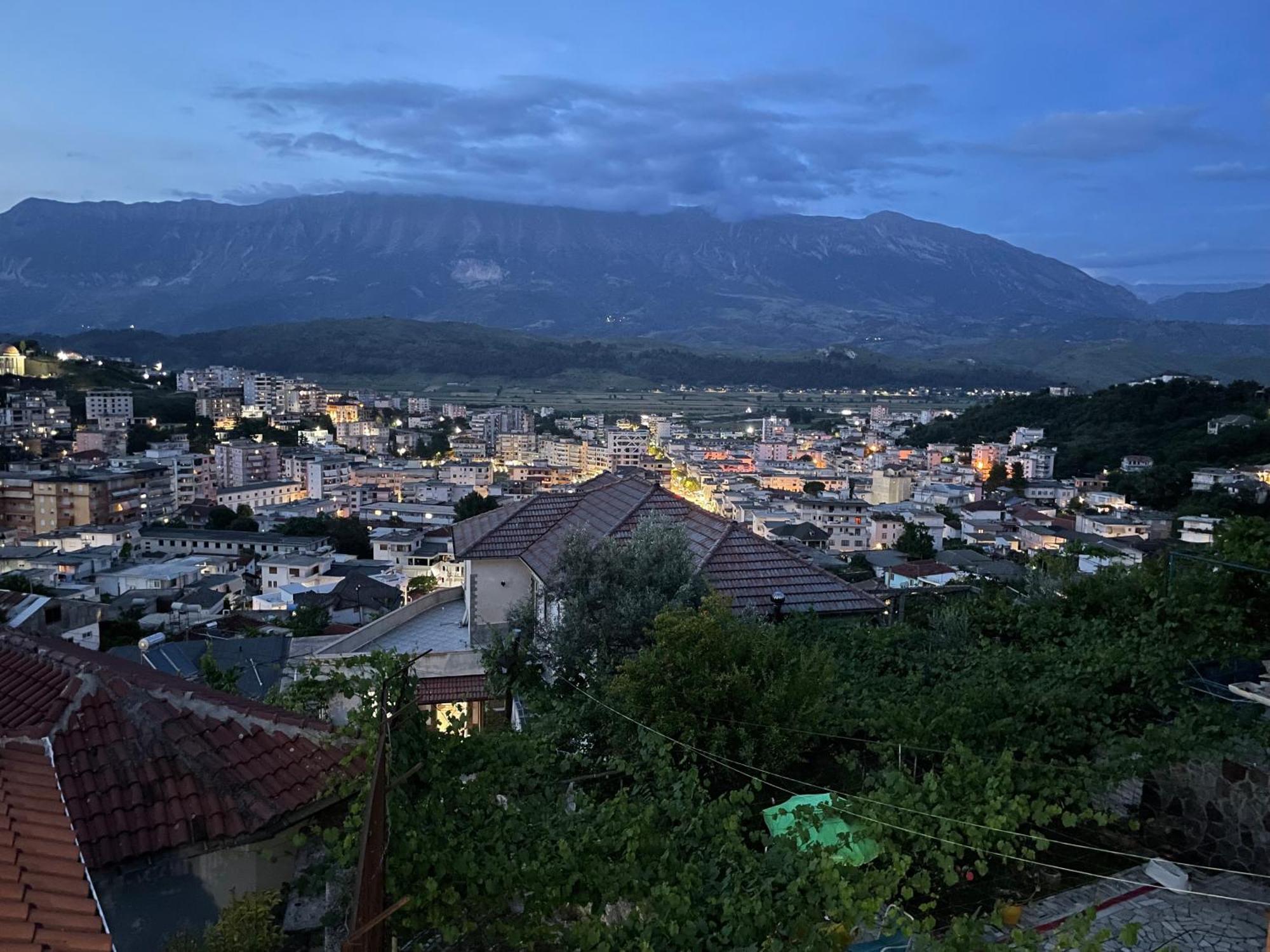 Luigi Guest House Gjirokaster Ngoại thất bức ảnh