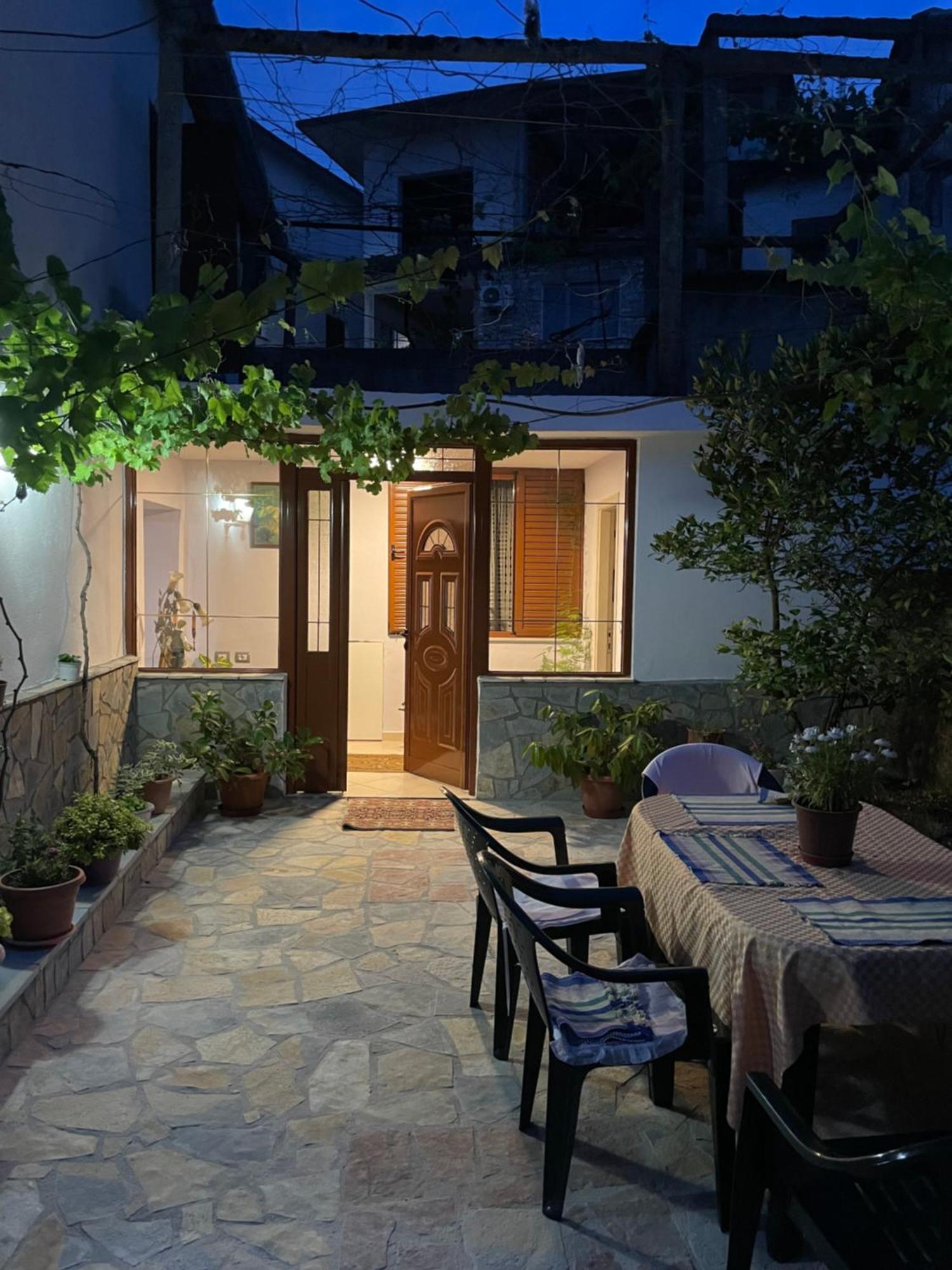 Luigi Guest House Gjirokaster Ngoại thất bức ảnh