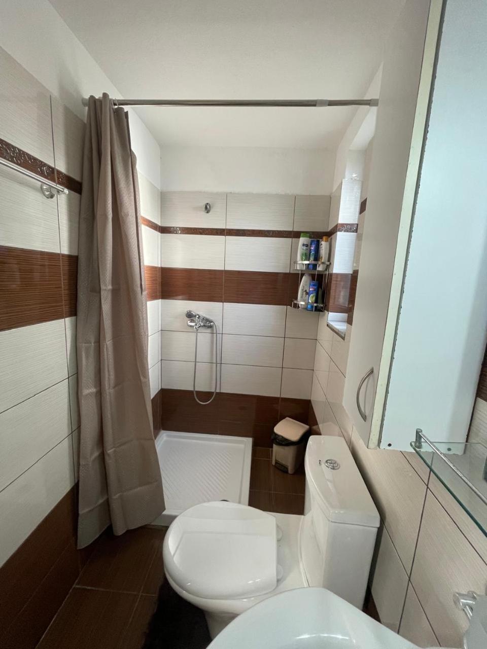 Luigi Guest House Gjirokaster Ngoại thất bức ảnh
