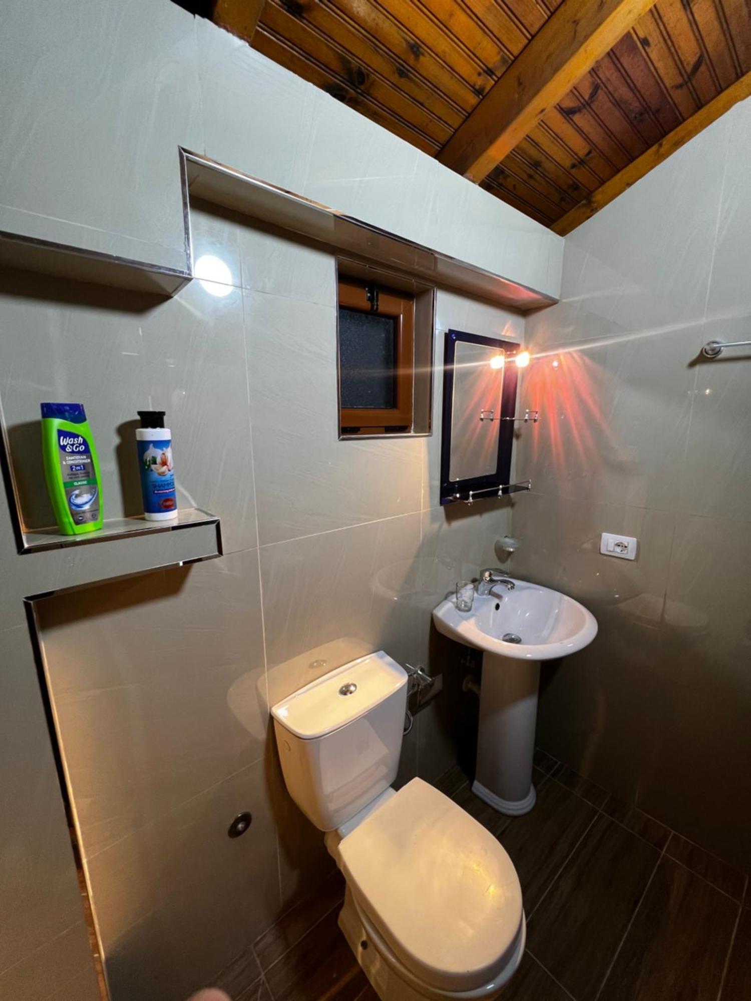 Luigi Guest House Gjirokaster Ngoại thất bức ảnh
